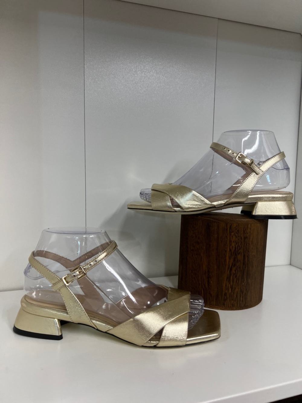 🔥🔥 Ron White Brenna Sandal in Metallic Nappa women 36.5